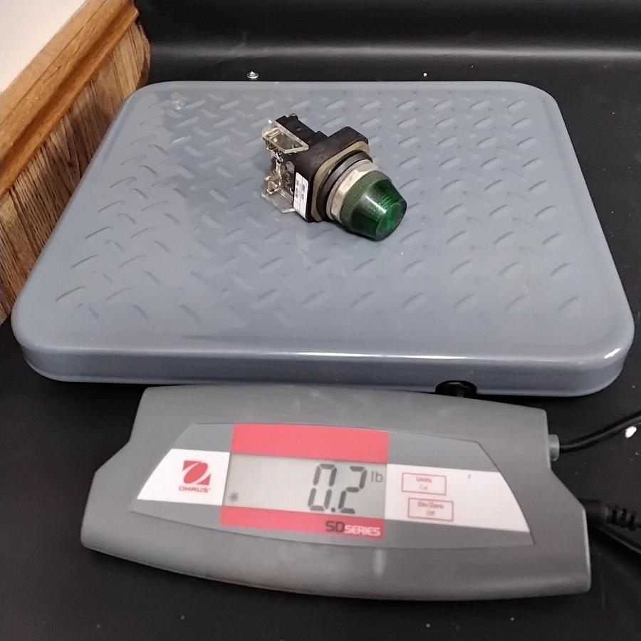 Used ALLEN BRADLEY 800T-Q24 GREEN PILOT LIGHT ($13 OBO)