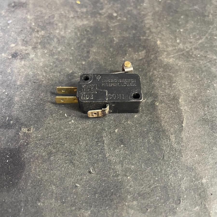 Used HONEYWELL V7-7B17D8-201 MICRO SWITCH