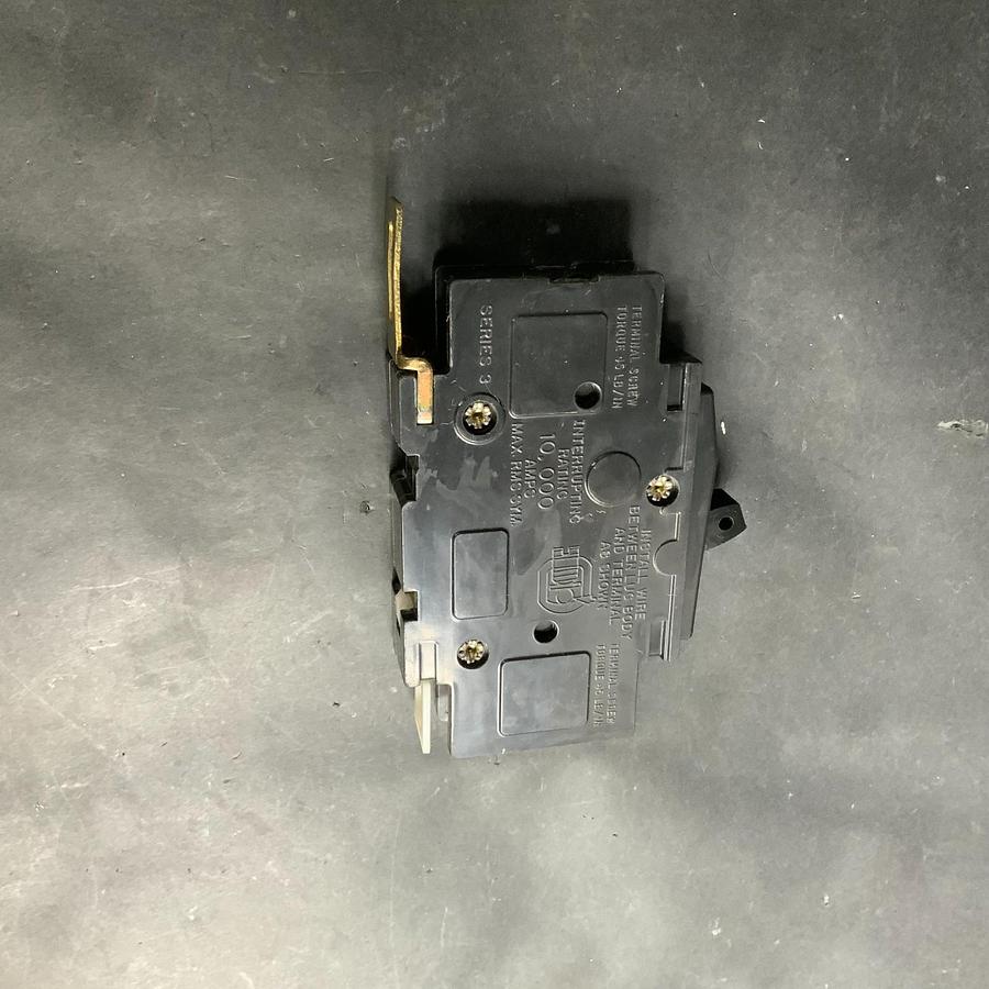 Used SQUARE D QOU 120 CIRCUIT BREAKER ($10 OBO)