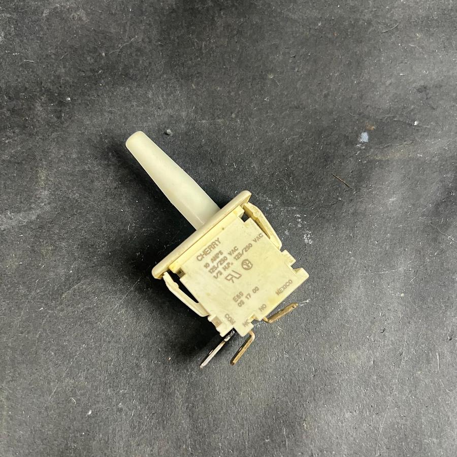 Used CHERRY 10 AMP PUSH BUTTON SWITCH ($9 OBO)