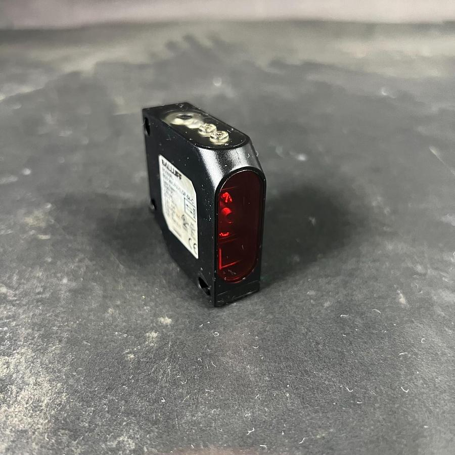 Used BALLUFF BOS008L RETROREFLECTIVE SENSOR ($40 OBO)