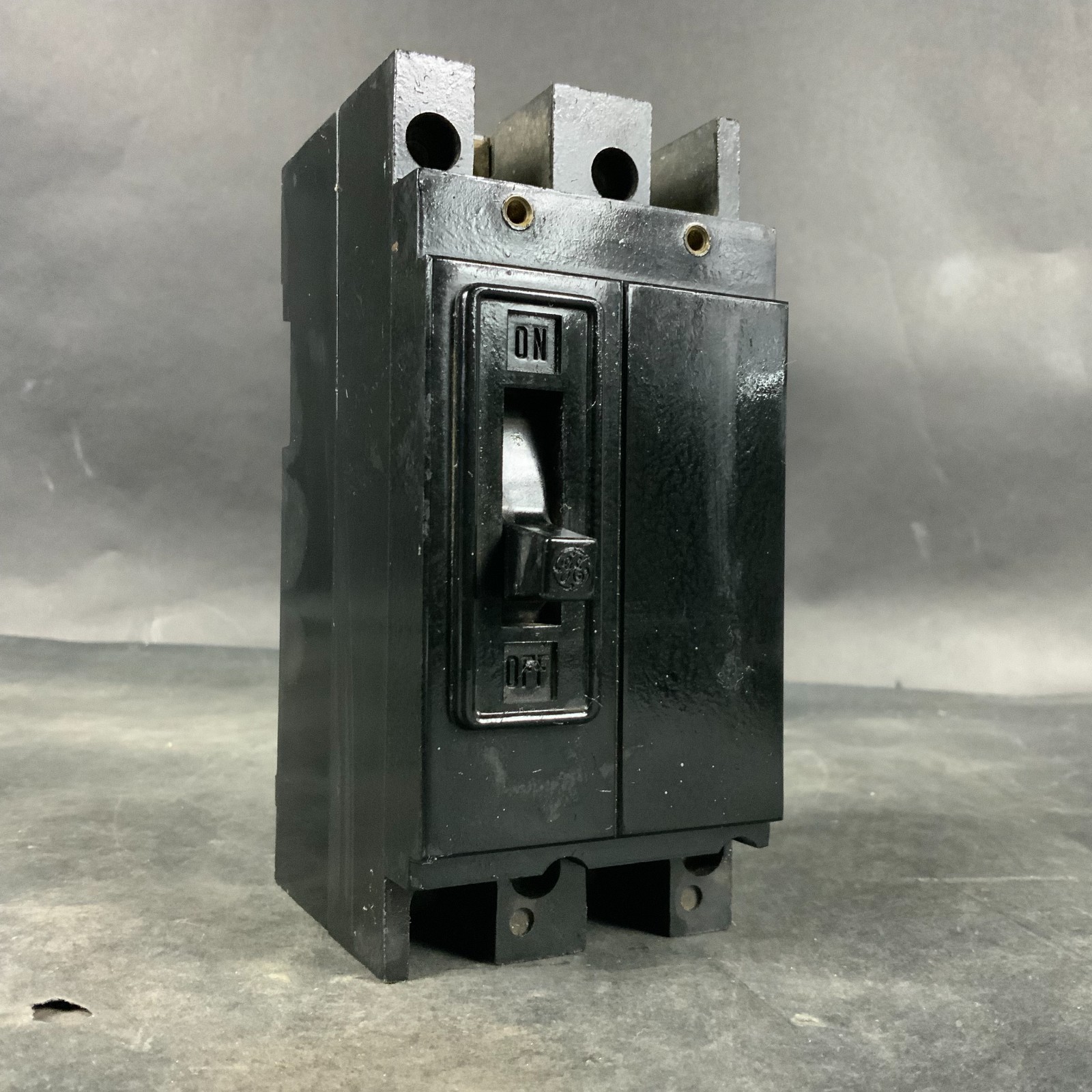 Used GENERAL ELECTRIC TE22020 CIRCUIT BREAKER ($20 OBO)