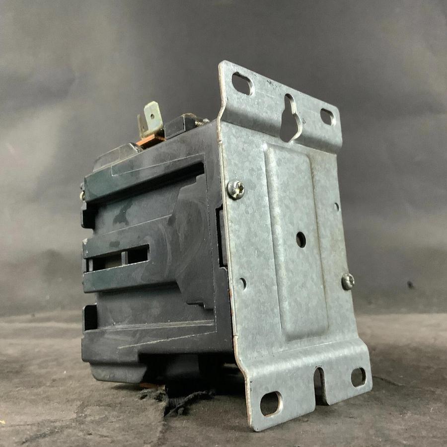 Used FURNAS 42BF35AJAVH CONTACTOR ($40 OBO)
