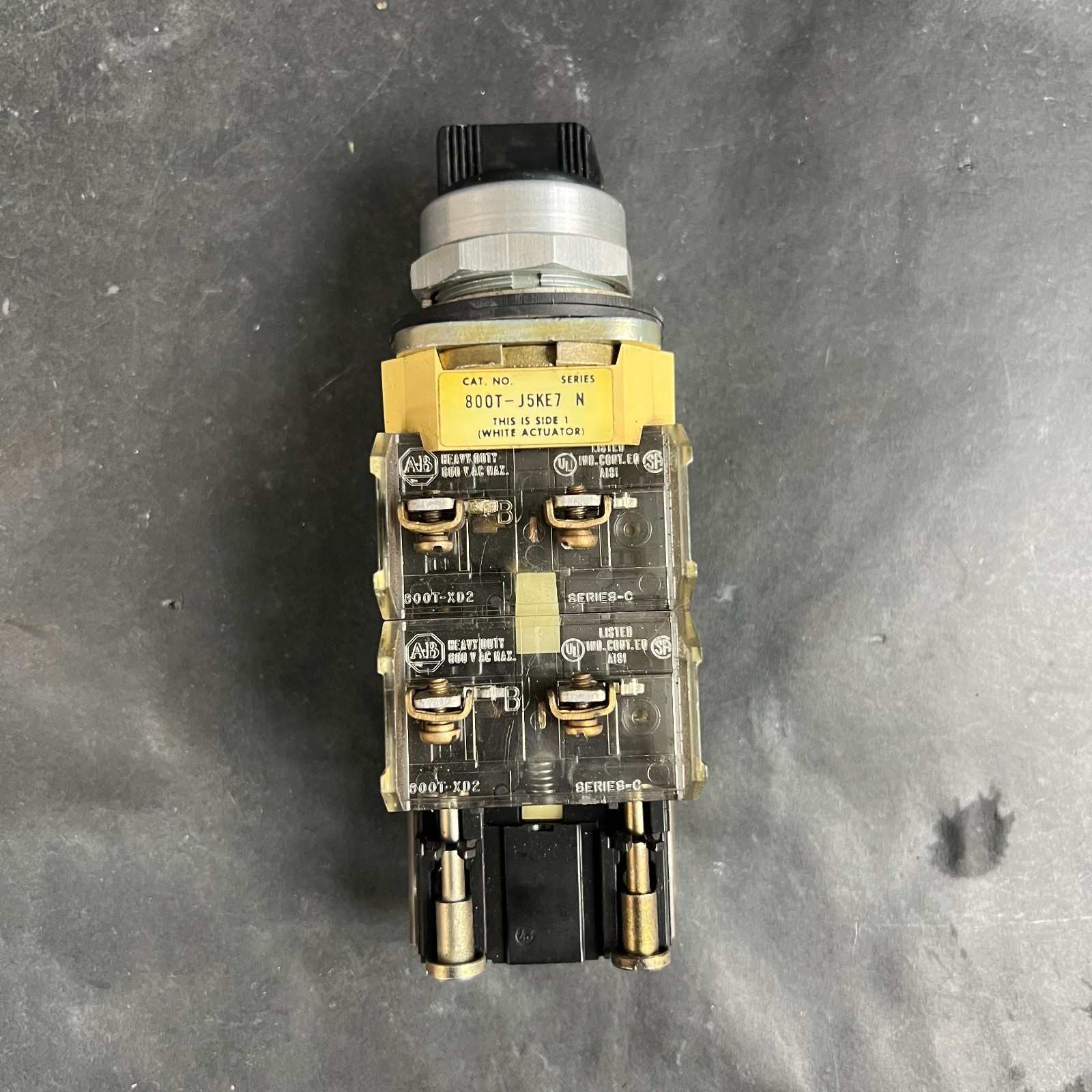 Used ALLEN BRADLEY 800T-J5KE7 SER N SELECTOR SWITCH ($35 OBO)