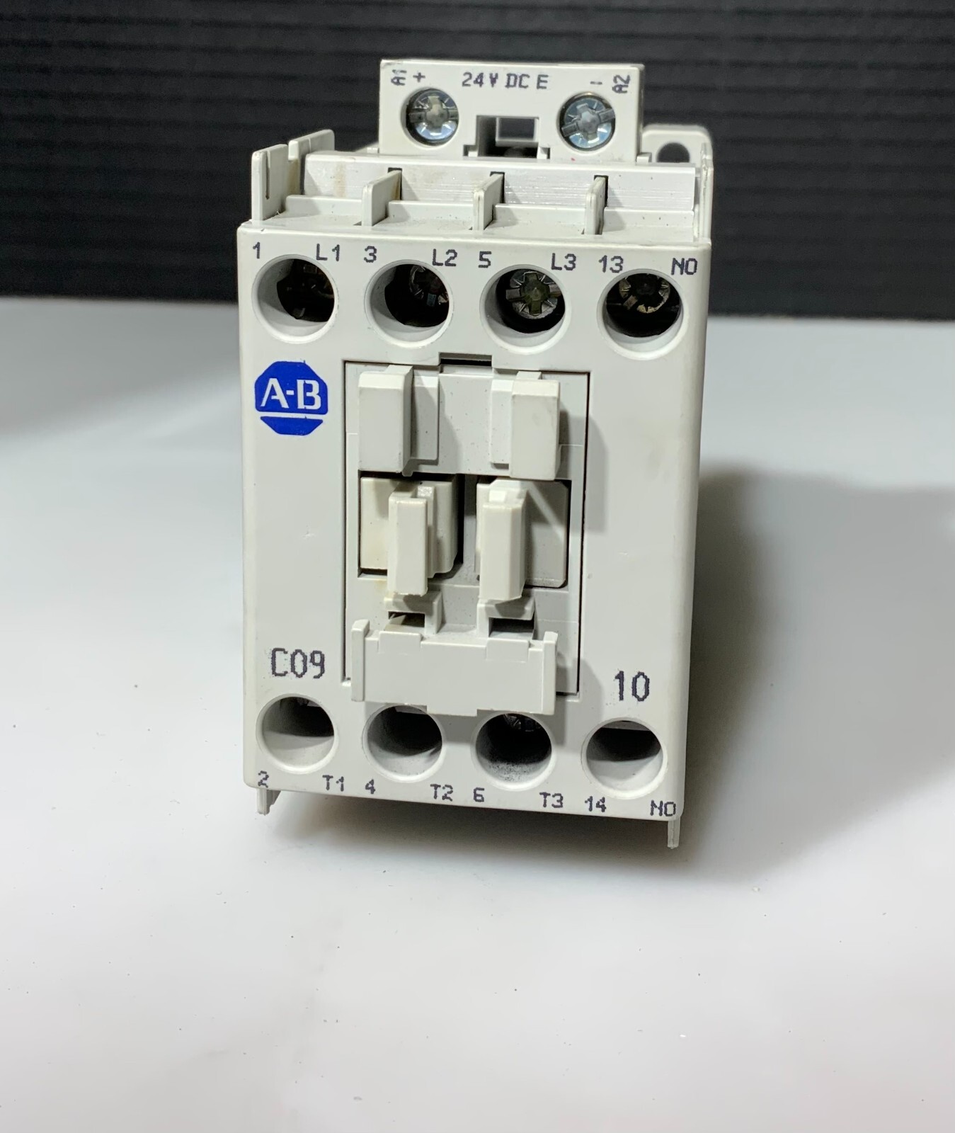 Used ALLEN BRADLEY 100-C09E*10 ($19.99 OBO)