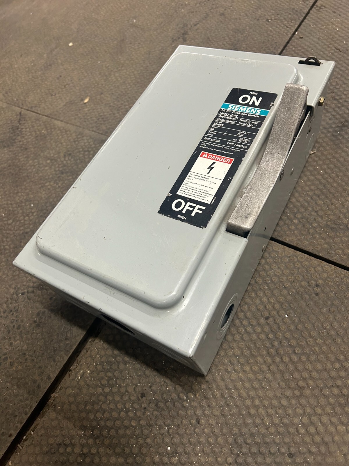 Used Siemens SN452 Type 1 Enclosed Switch $100!!!