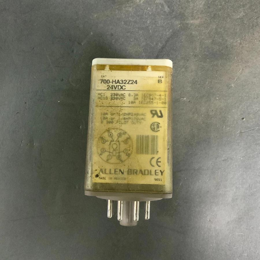 Used ALLEN BRADLEY 700-HA32Z24 SERIES B RELAY ($10 OBO)