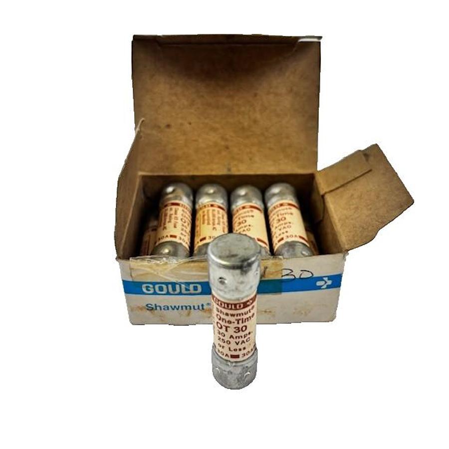 Used FERRAZ SHAWMUT OT30 FUSES - SET OF 10