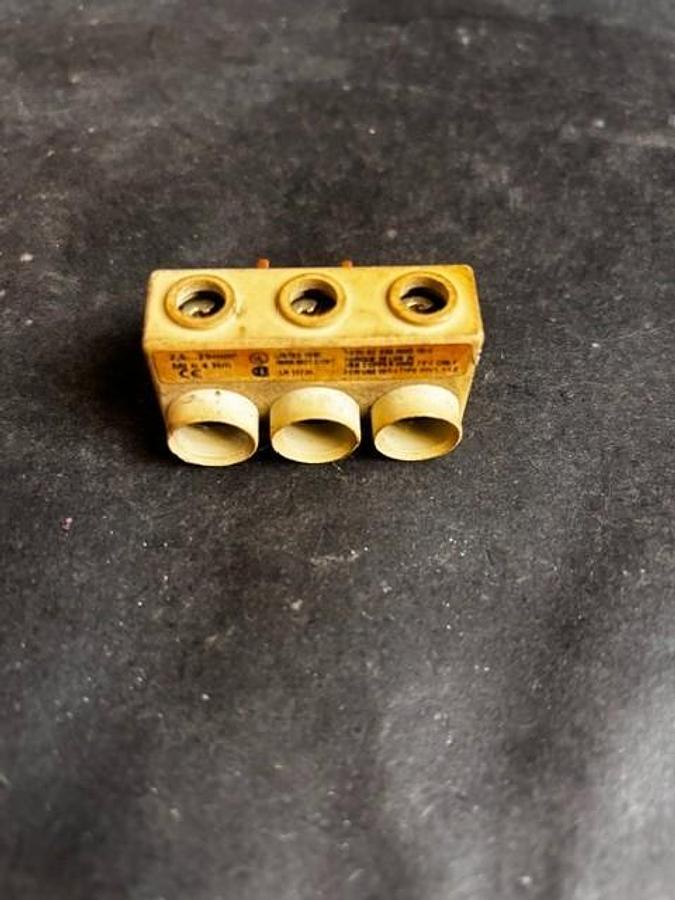 Used SIEMENS 3RV1915-5A TERMINAL BUSBAR ($4 OBO)