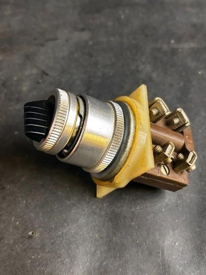 Used SQUARE D 9001KA-1 SERIES B SELECTOR SWITCH ($15 OBO)