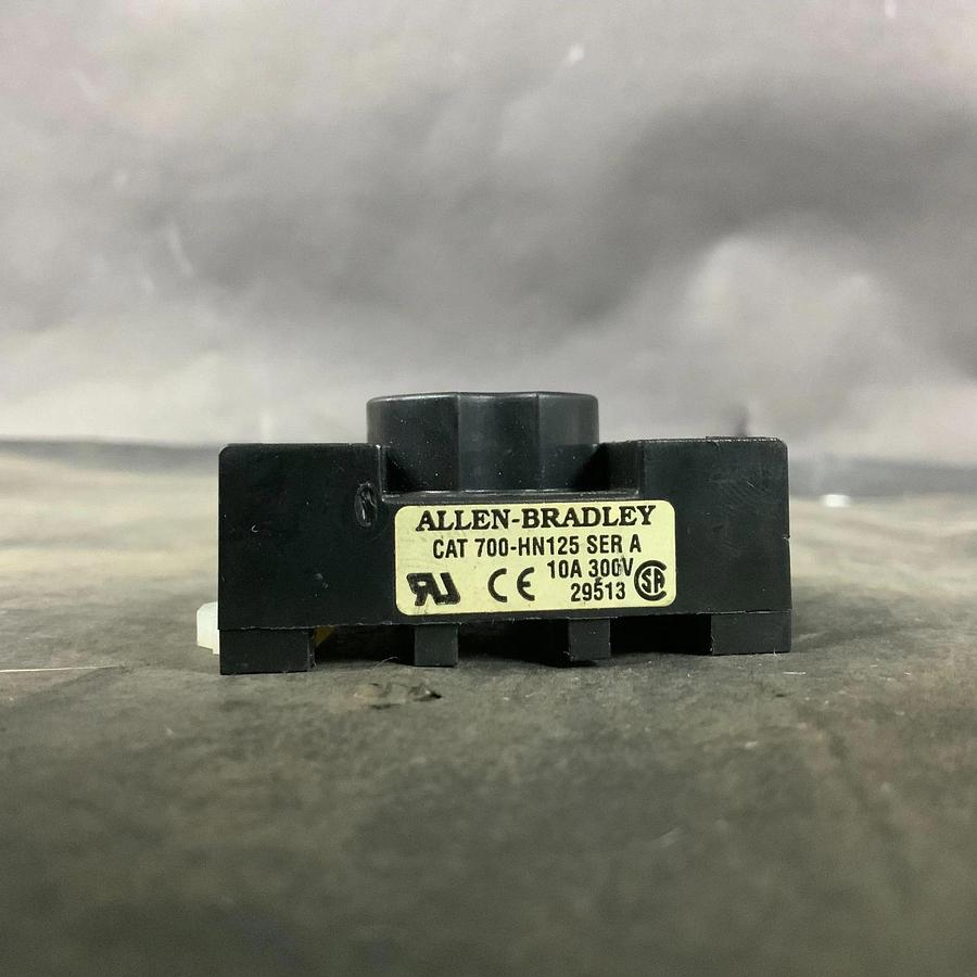 Used ALLEN BRADLEY 700-HN125 SER A RELAY BASE ($10 OBO)