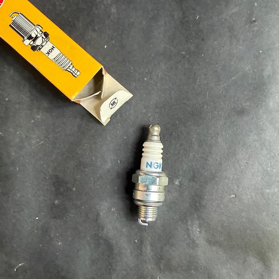 NGK 1223 CMR6A SPARK PLUG ($6 OBO)