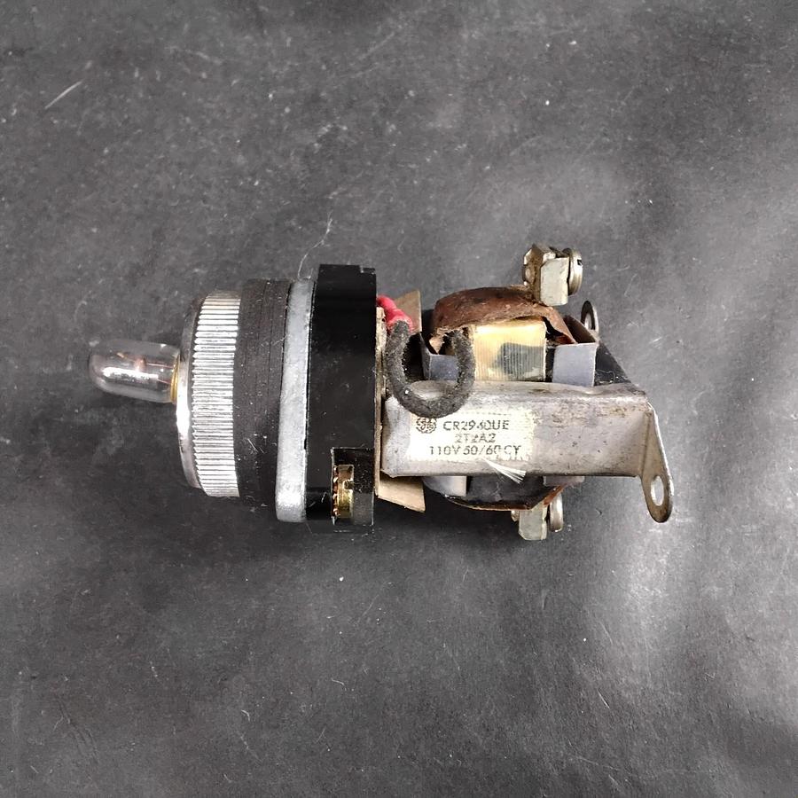 Used GENERAL ELECTRIC CR2940UE PILOT LIGHT ($16 OBO)