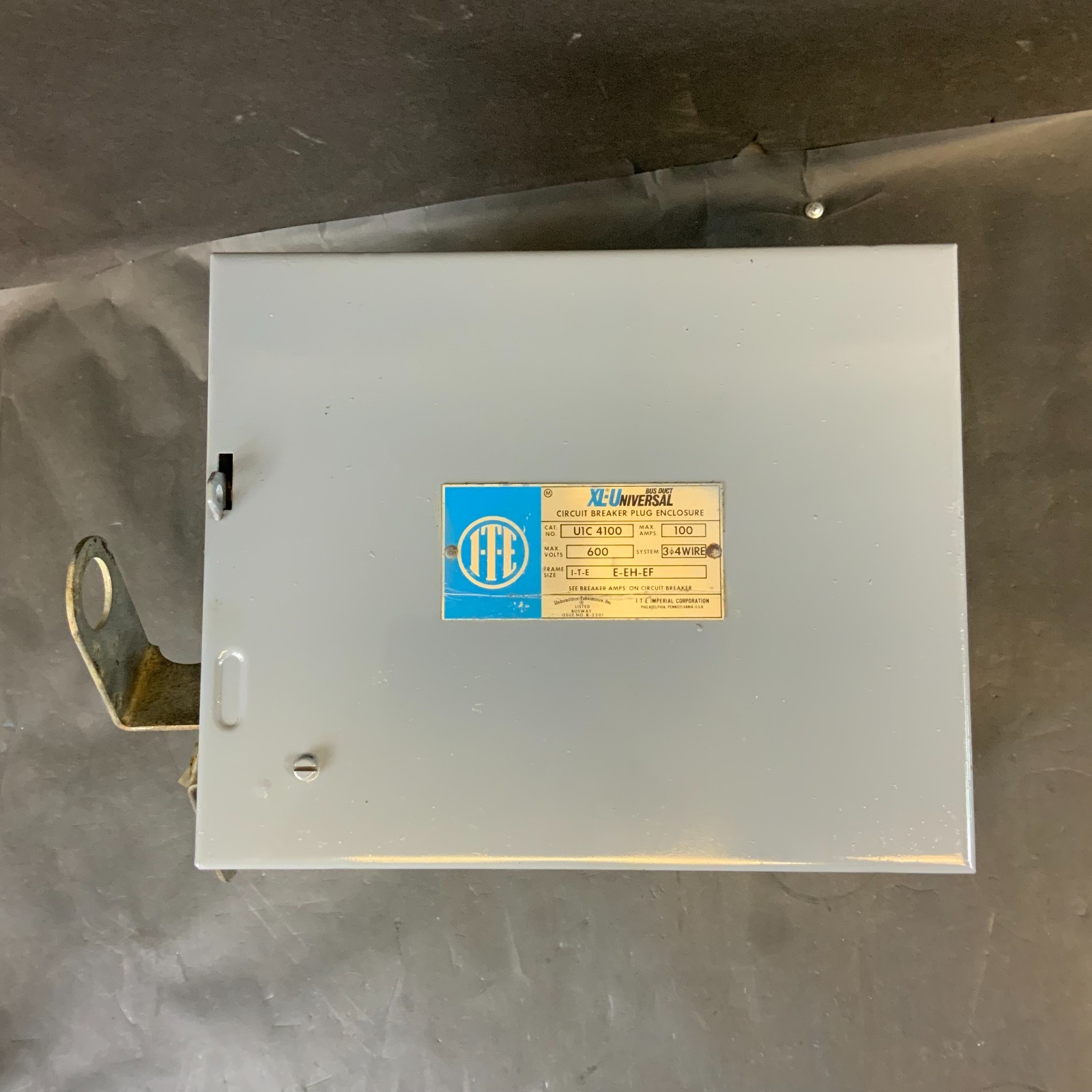 Used SIEMENS ITE U1C 4100 CIRCUIT BREAKER PLUS ENCLOSURE ($150 OBO)