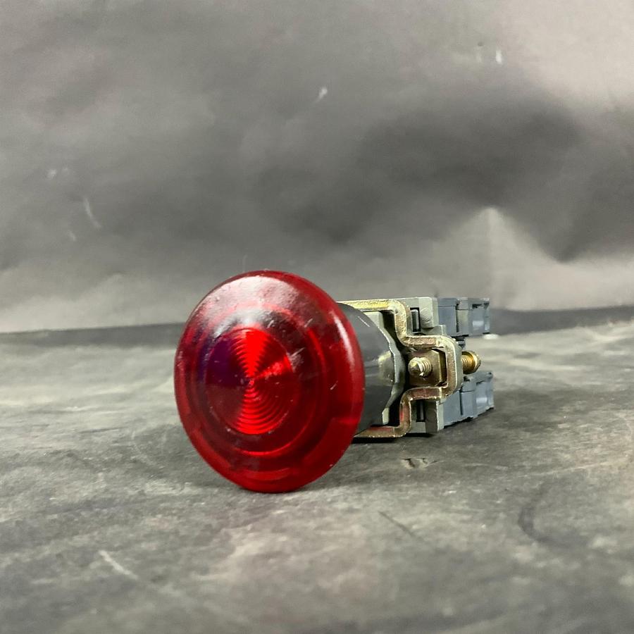 Used TELEMECANIQUE ZBE-204 RED PILOT LIGHT ($15 OBO)