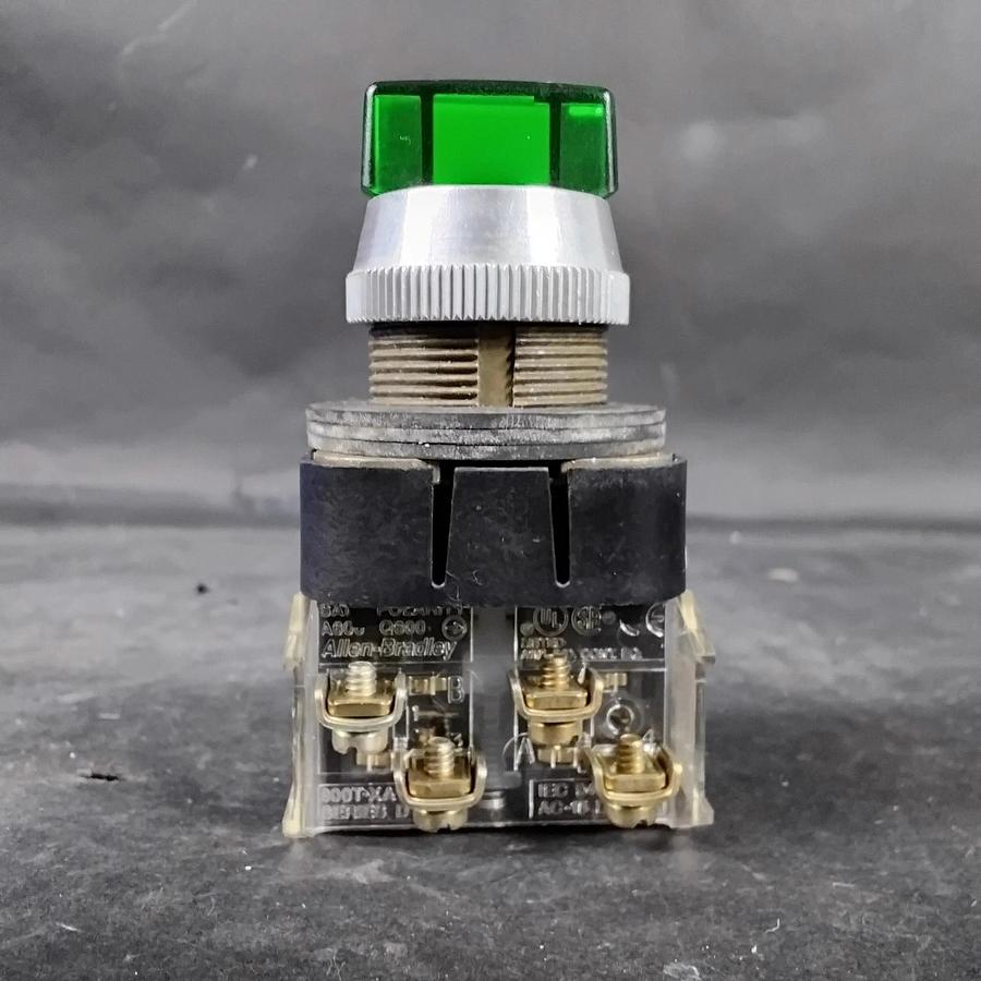 Used ALLEN BRADLEY 800T-16JG91KB7AX SER U GREEN SELECTOR SWITCH ($80 OBO)