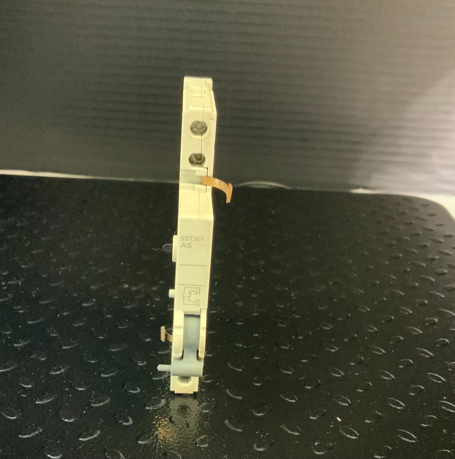 Used SIEMENS 5ST3013 ($34.99/ EACH OBO)