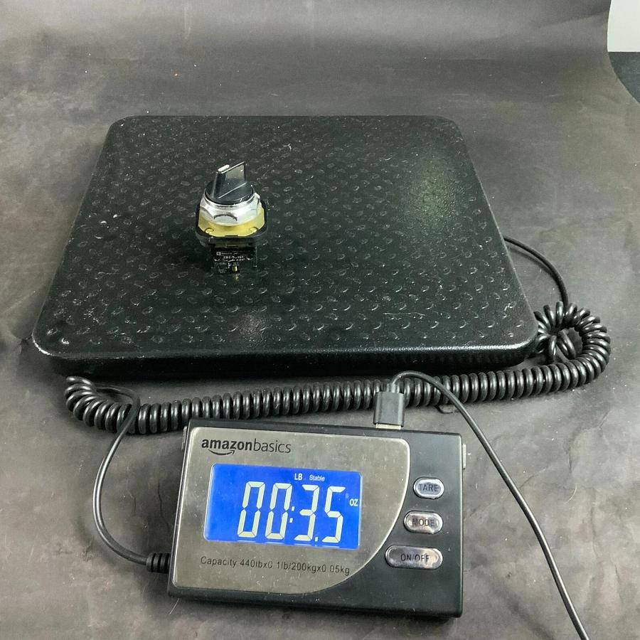 Used TELEMECANIQUE ZB2BE101 CONTACT W/ ROTARY SELECTOR ($15 OBO)