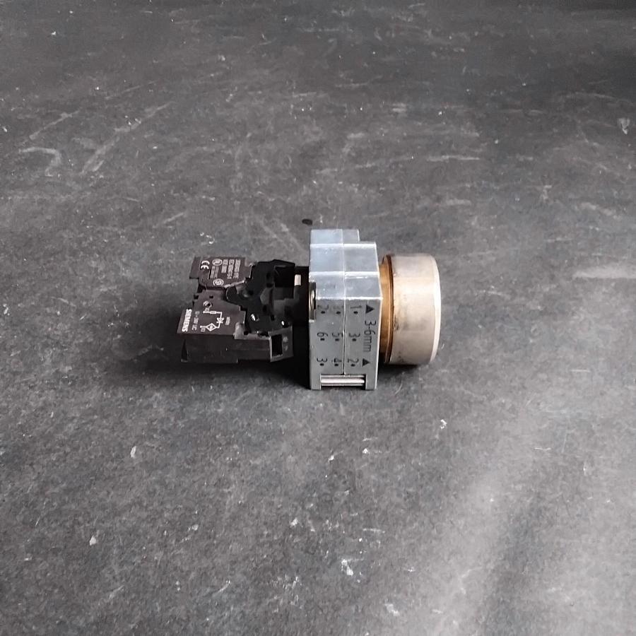 Used SIEMENS 3SB3403-1PE CLEAR PUSHBUTTON ($15 OBO)