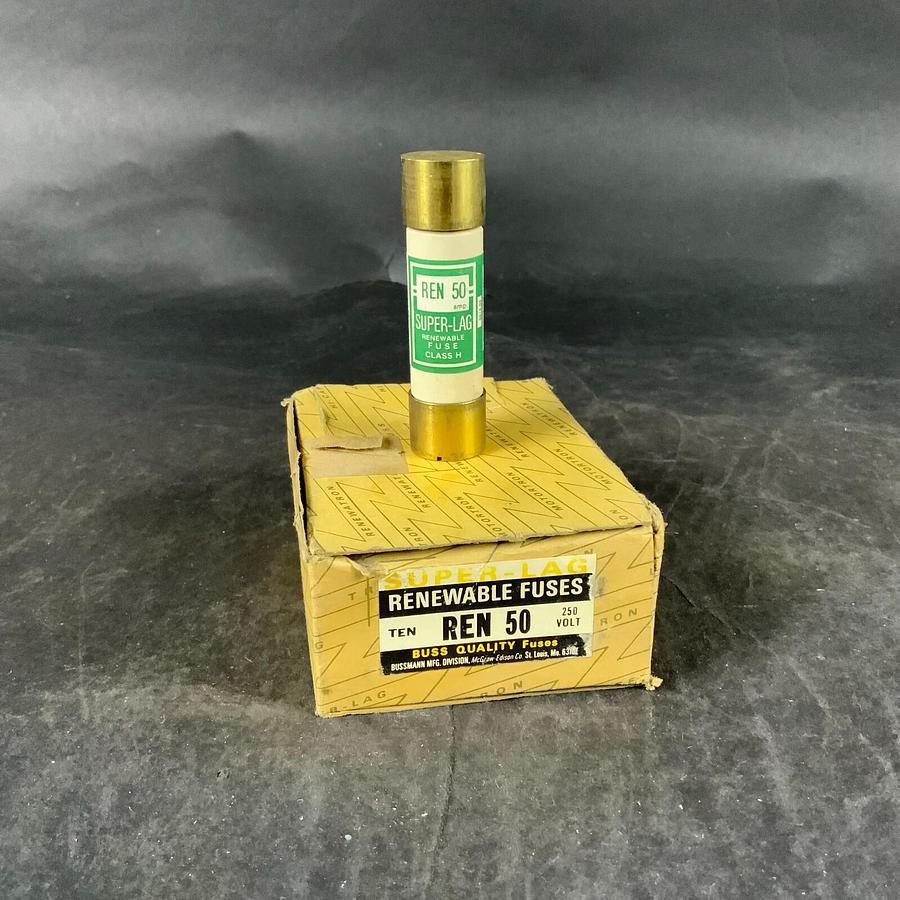 Used BUSSMANN REN-50 TIME DELAY RENEWABLE FUSE - BOX OF 10 ($100 OBO)