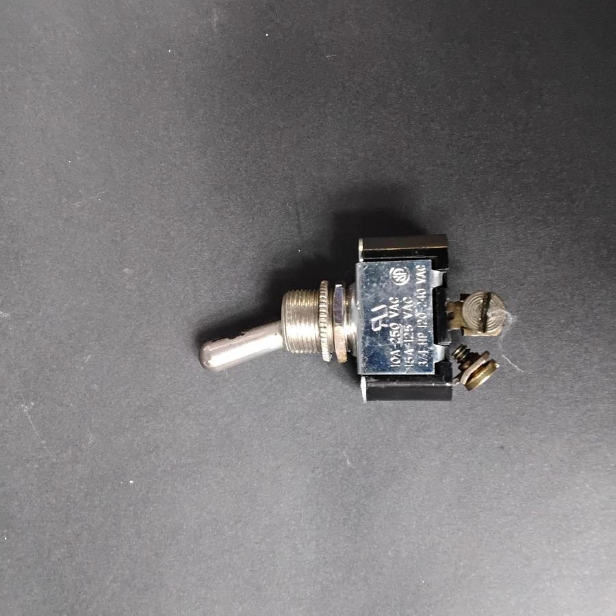 Used CARLING 250VAC 3/4HP MINIATURE TOGGLE SWITCH ($5 OBO)