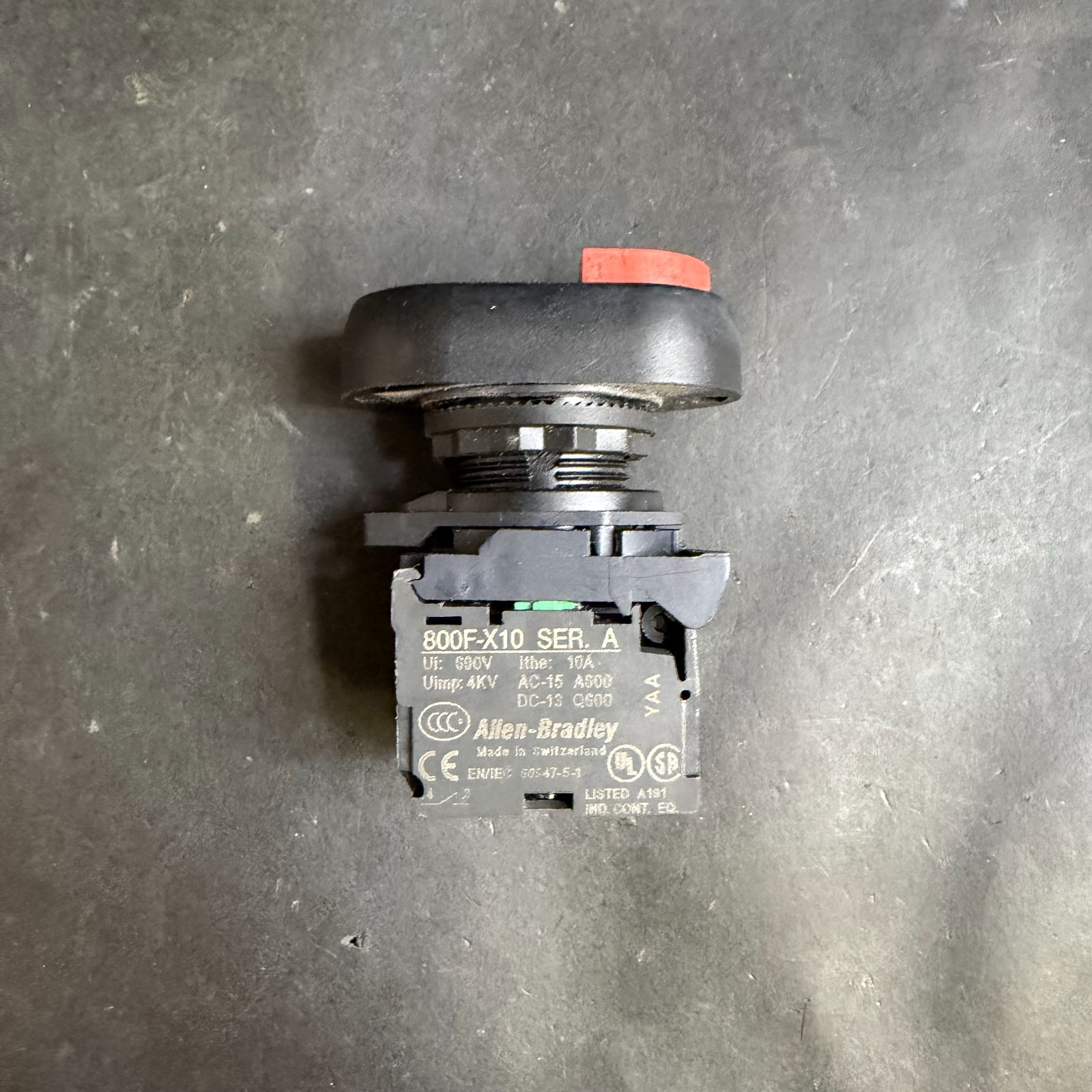 Used ALLEN BRADLEY 800F-X10 START/STOP BUTTON ($18 OBO)
