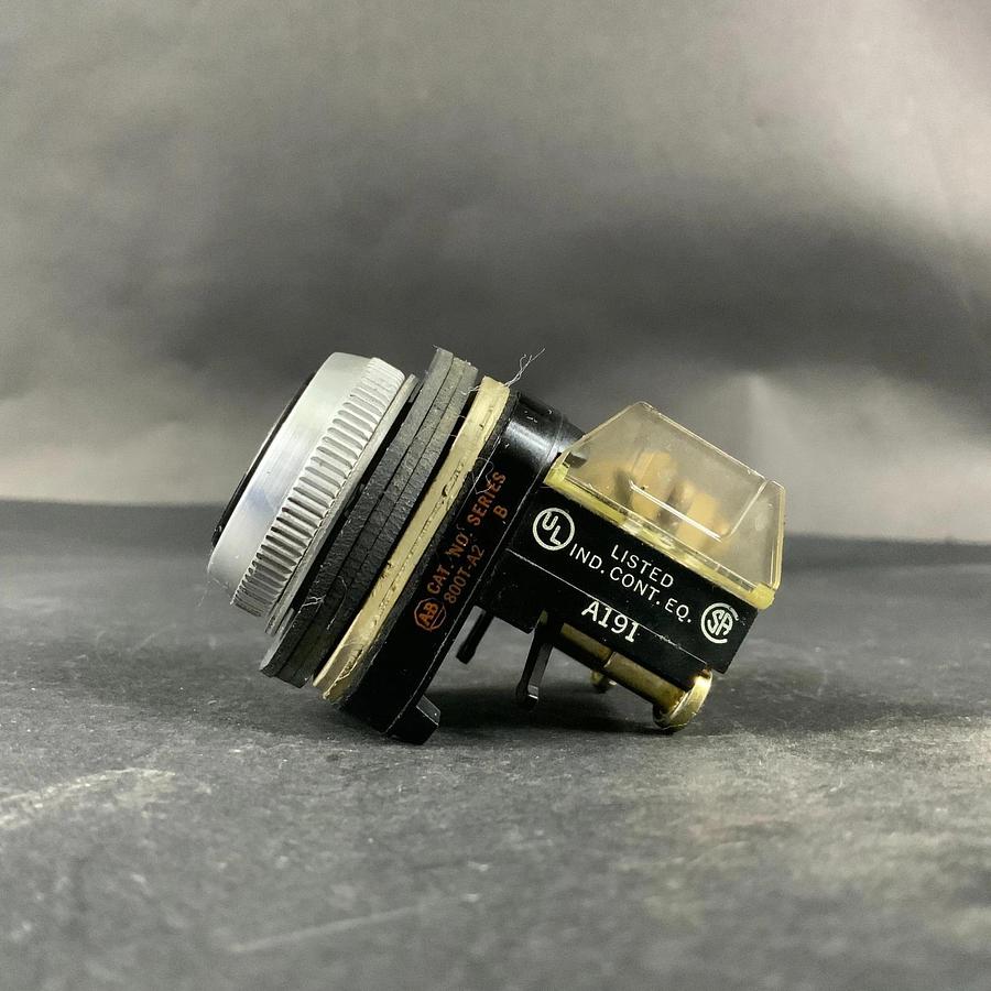 Used ALLEN BRADLEY 800T-A2 PUSH BUTTON ($30 OBO)