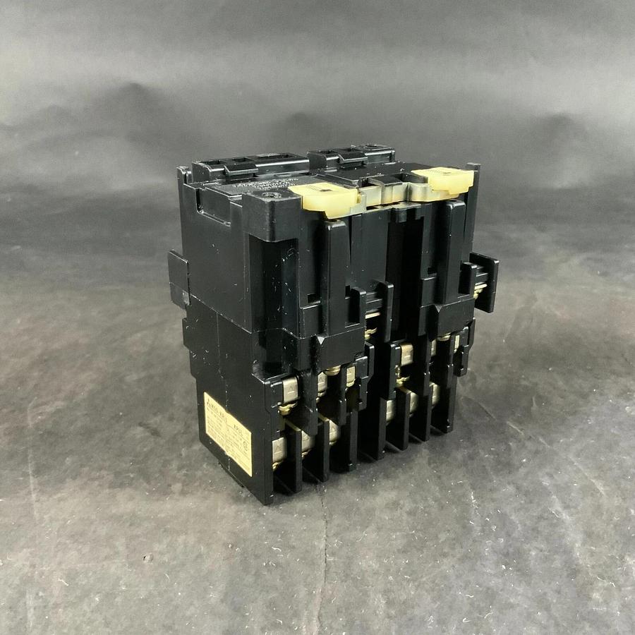 Used MITSUBISHI MSO-KR11 REVERSING STARTER ($20 OBO)