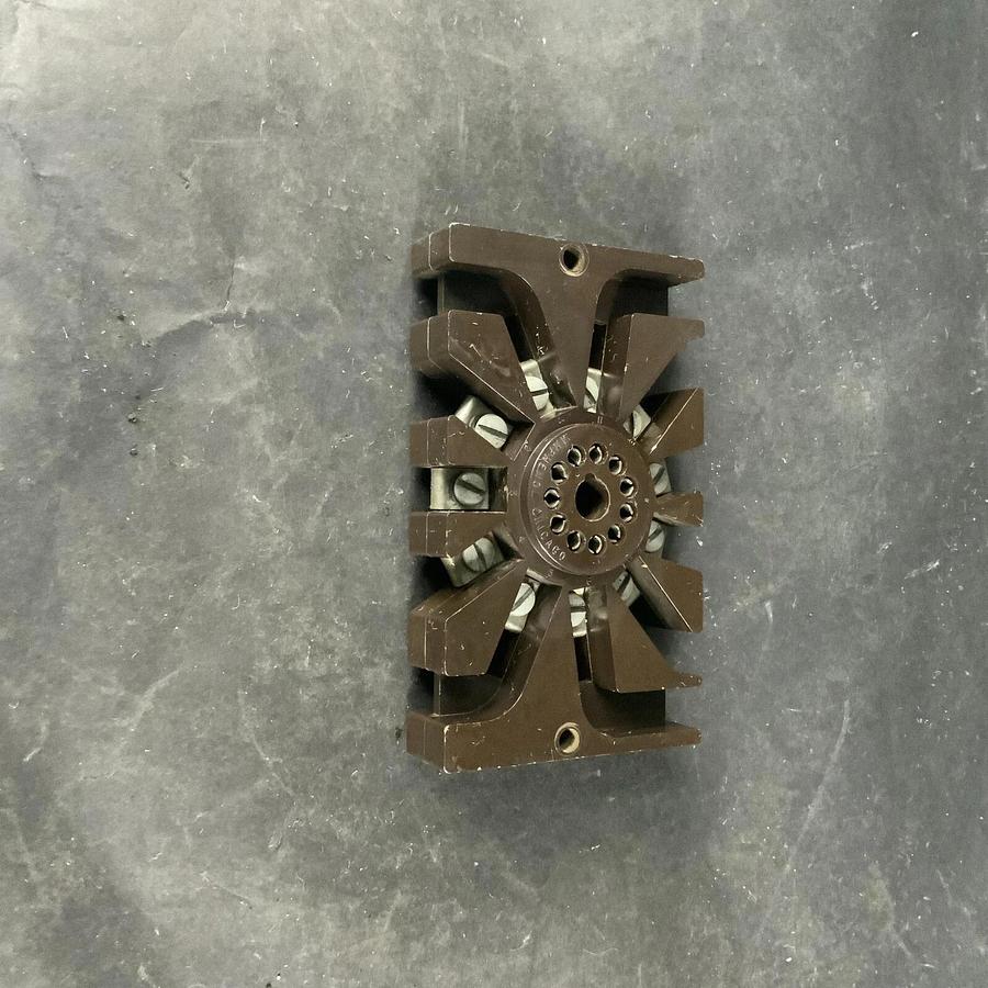 Used AMPHENOL 146-817 RELAY SOCKET ($9 OBO)