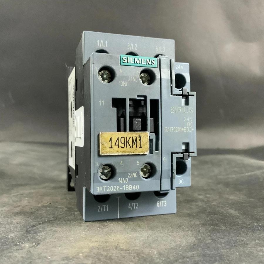 Used SIEMENS 3RT2026-1BB40 SIRIUS CONTACTOR ($20 OBO)