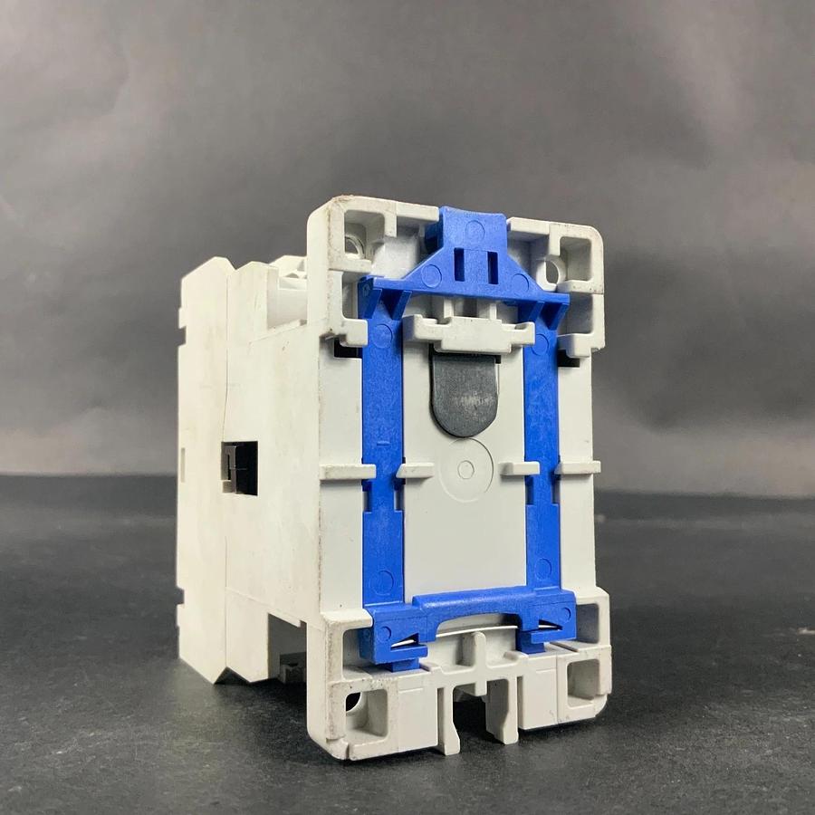 Used CUTLER HAMMER CE15BN3 CONTACTOR ($35 OBO)