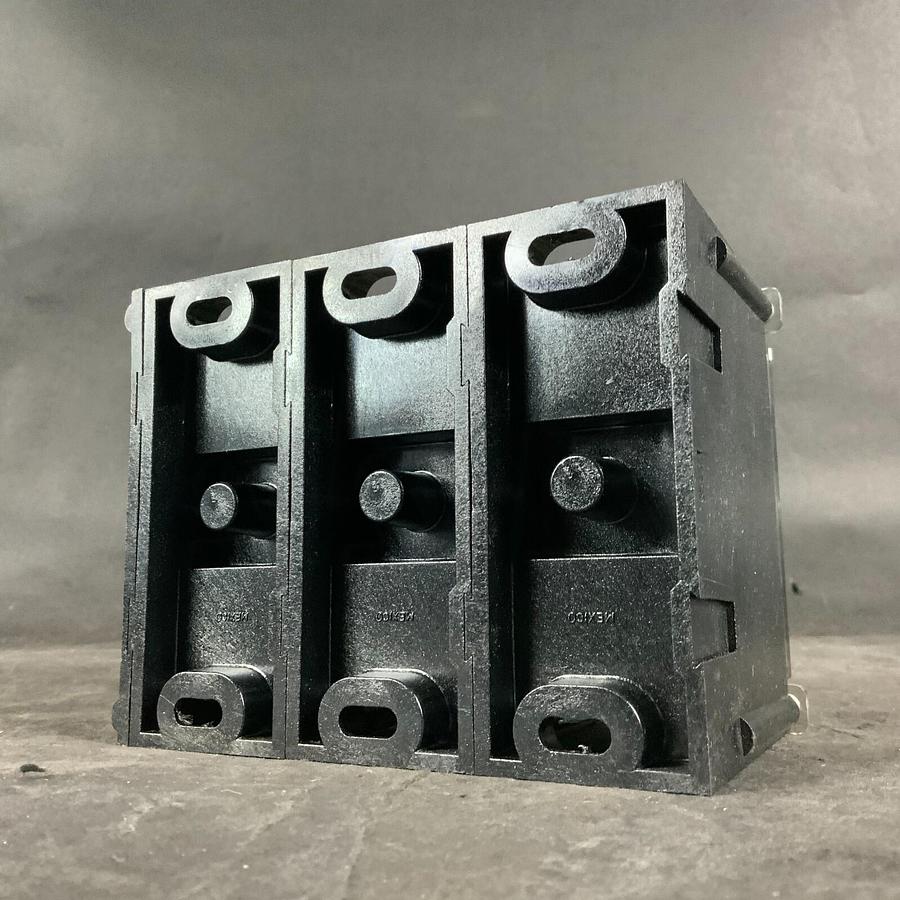 Used FERRAZ SHAWMUT 67553 DISTRIBUTION BLOCK ($35 OBO)