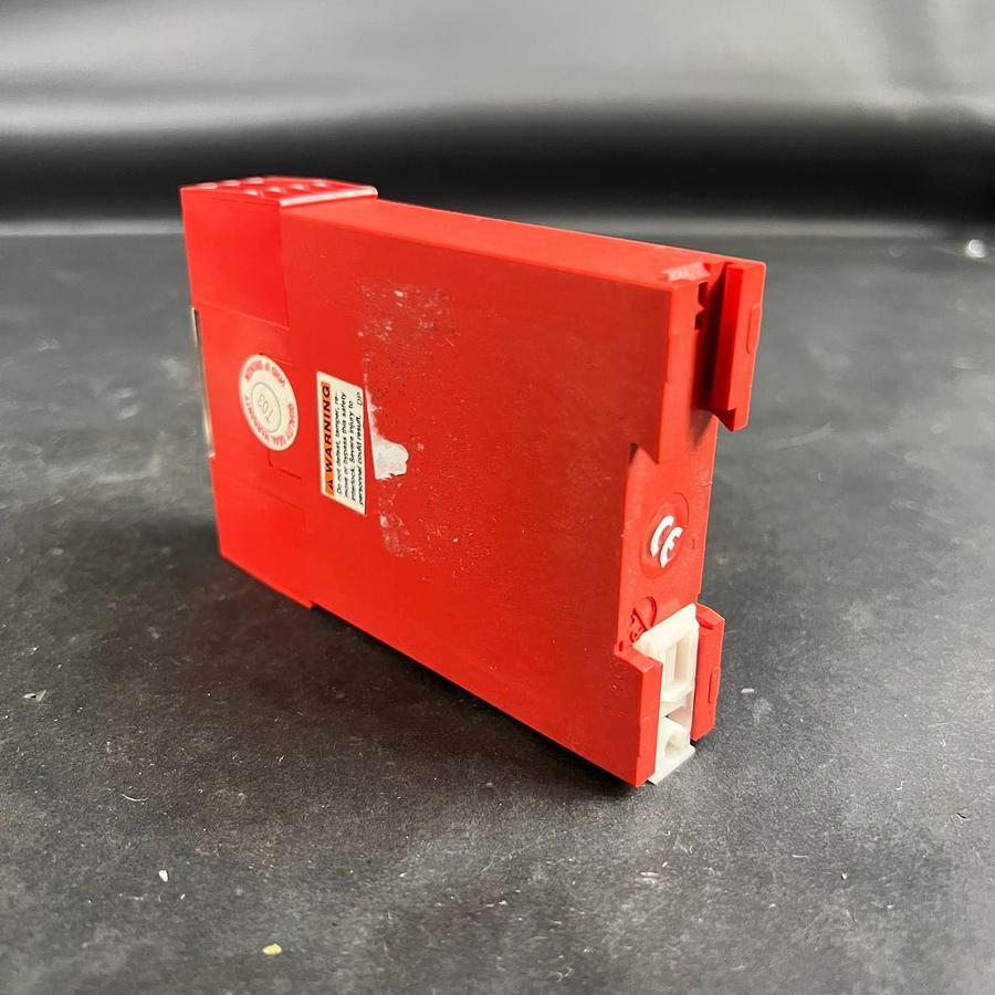 Used ALLEN BRADLEY MSR14T SAFETY RELAY ($65 OBO)