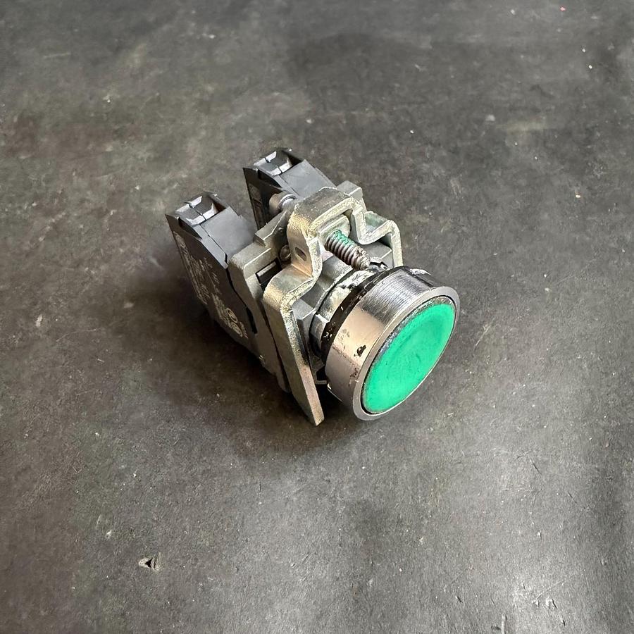 Used TELEMECANIQUE ZBE-101 GREEN PUSHBUTTON ($10 OBO)