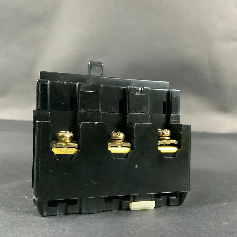 Used FUJI ELECTRIC EA33 CIRCUIT BREAKER ($35 OBO)