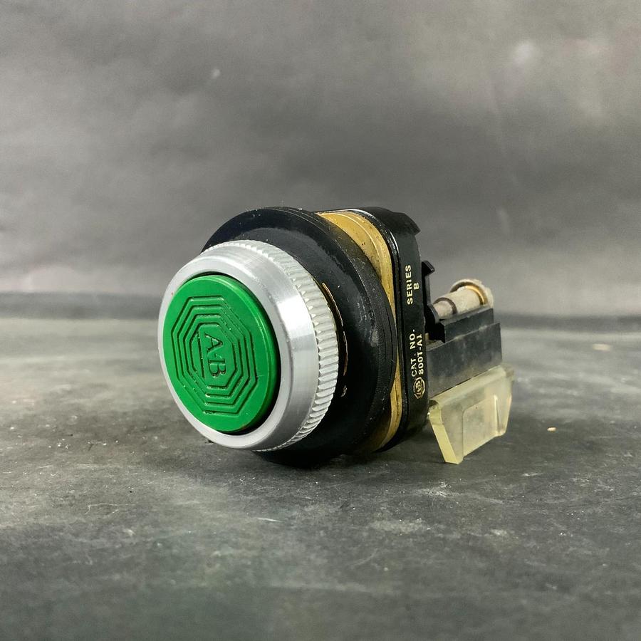 Used ALLEN BRADLEY 800T-A1 GREEN PUSHBUTTON ($15 OBO)