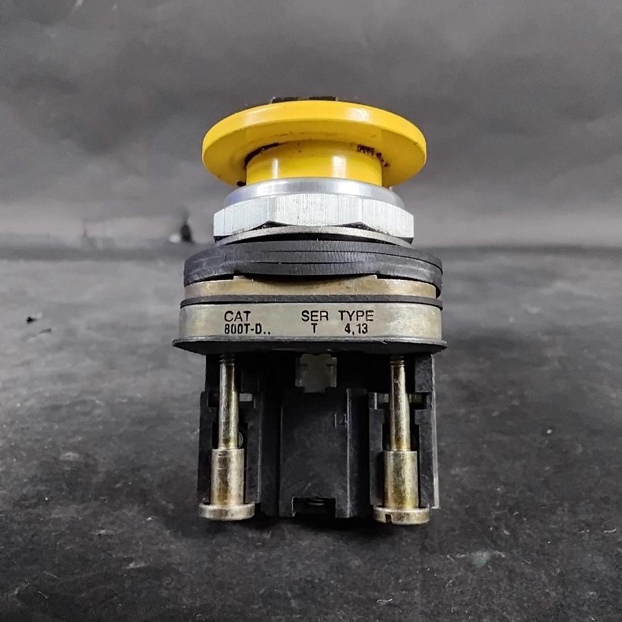 Used ALLEN BRADLEY 800T-D SERIES T YELLOW PUSHBUTTON ($35 OBO)