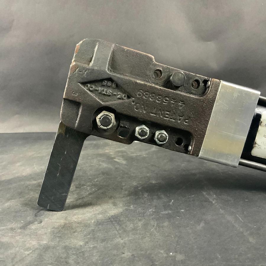 Used DESTACO 4458889 PNEUMATIC POWER CLAMP ($70 OBO)