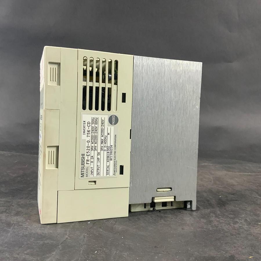 Used MITSUBISHI FR-E520-0.75K-CD DRIVE INVERTER
