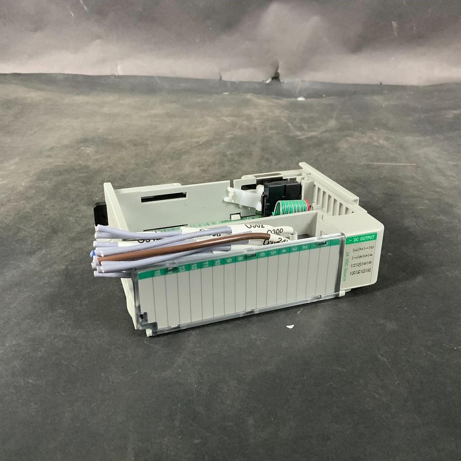 Used ALLEN BRADLEY 1769-OB16 SER B SOURCING OUTPUT MODULE ($50 OBO)