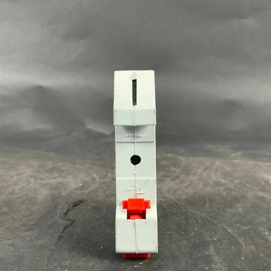 Used MRO STOP RT18-32X FUSE HOLDER BASE ($10 OBO)