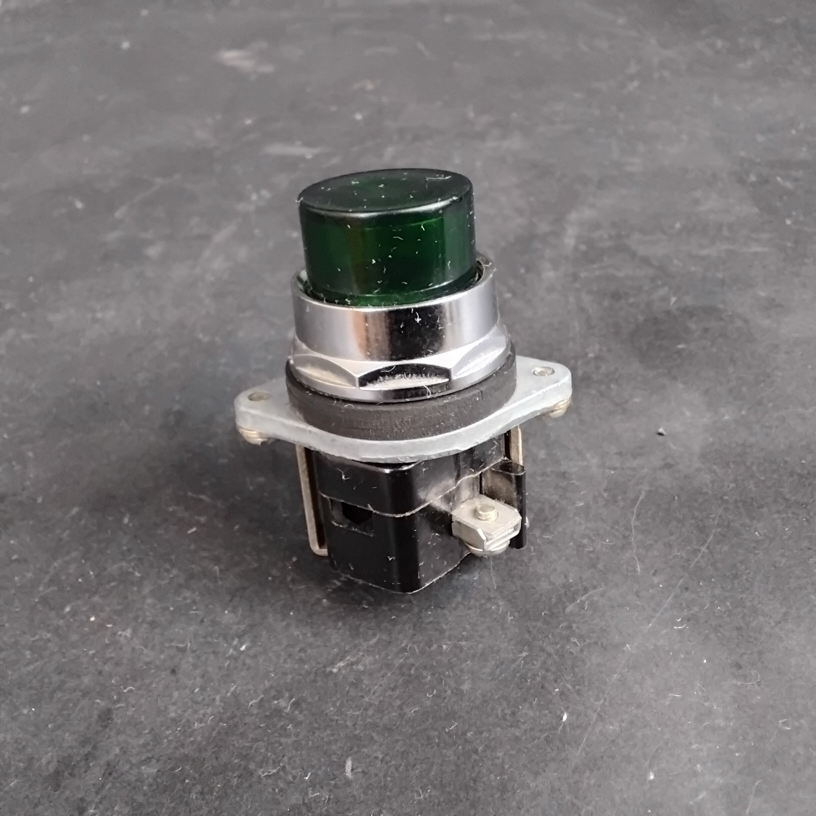 Used GENERAL ELECTRIC CR2940 CONTACT BLOCK W/ PUSHBUTTON ($16 OBO)