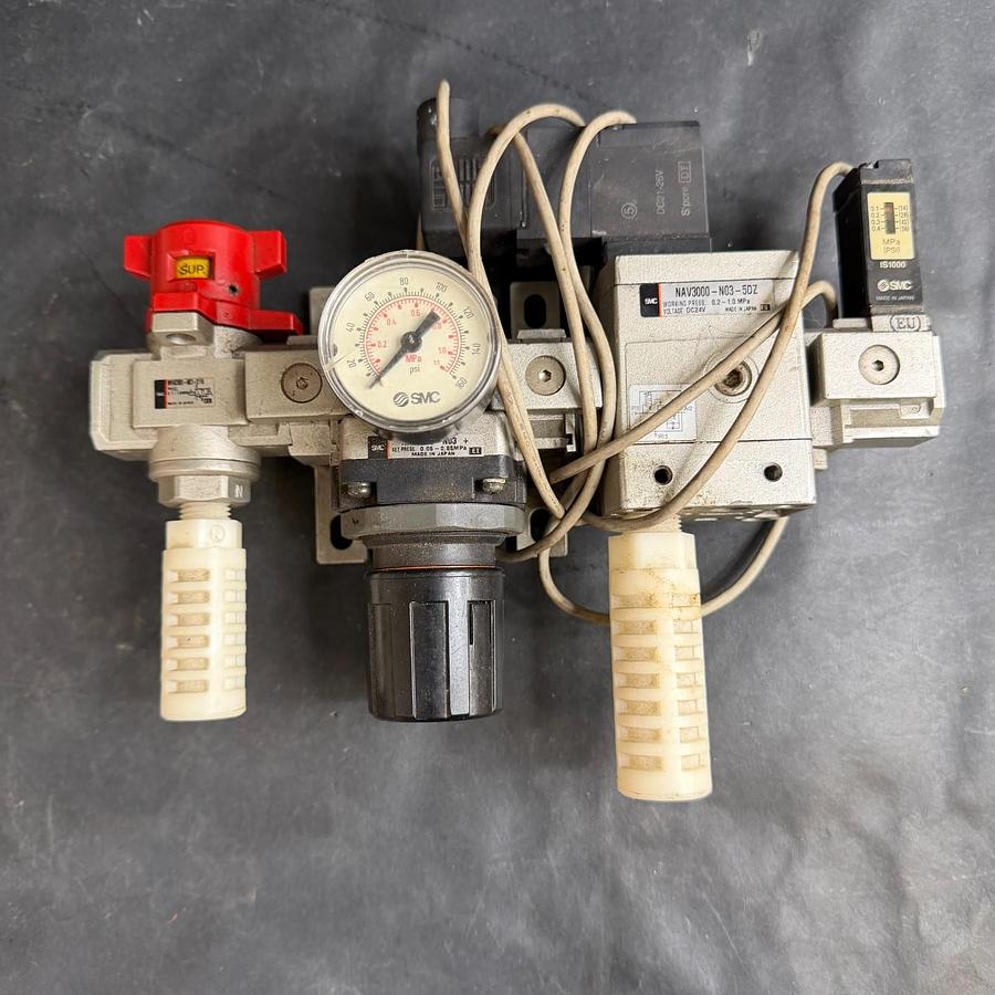 Used SMC NAR3000-N03 W/ NAV3000-N03-5DZ FILTER ASDEMBLY ($70 OBO)