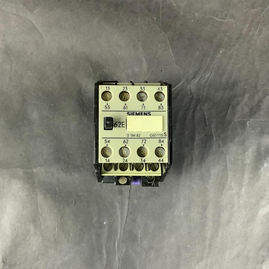 Used SIEMENS 3TH82 62-0A 24/29V CONTACTOR ($10 OBO)