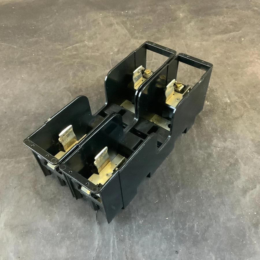 Used CONNECTRON 632-11 FUSE HOLDER ($12 OBO)
