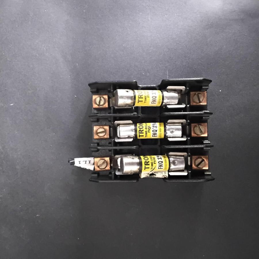 Used BUSSMAN FUSE HOLDER/BLOCK- WITH FUSES ($29 OBO)