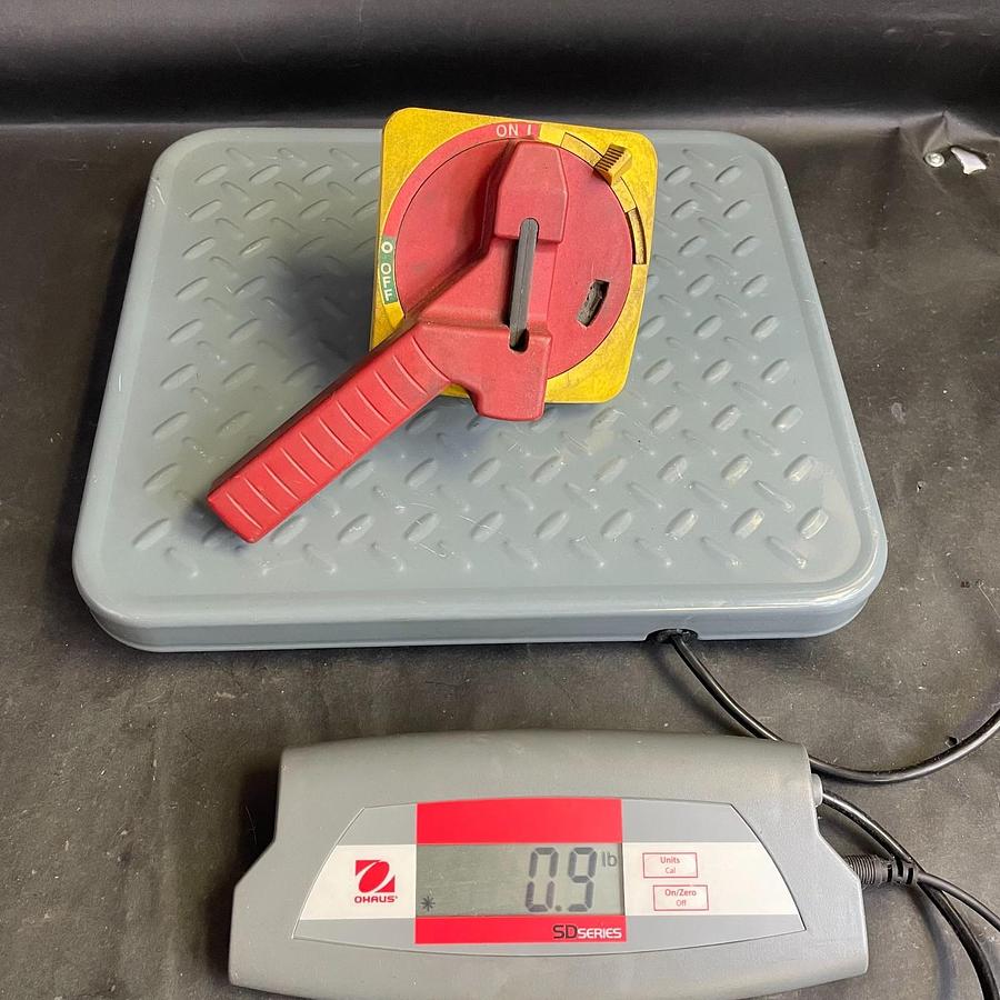Used ALLEN BRADLEY 194R-HM4E OPERATING HANDLE