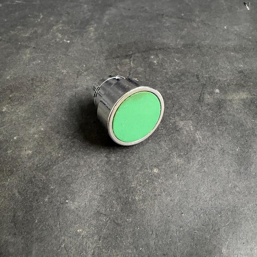 Used TELEMECANIQUE ZB2-BA3 GREEN FLUSH BUTTON ($8 OBO)
