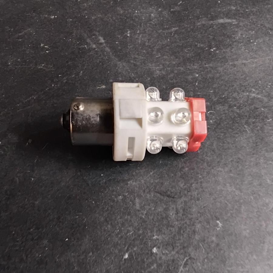 Used UNBRANDED 7-2DR LED BULB REPLACEMENT ($10 OBO)