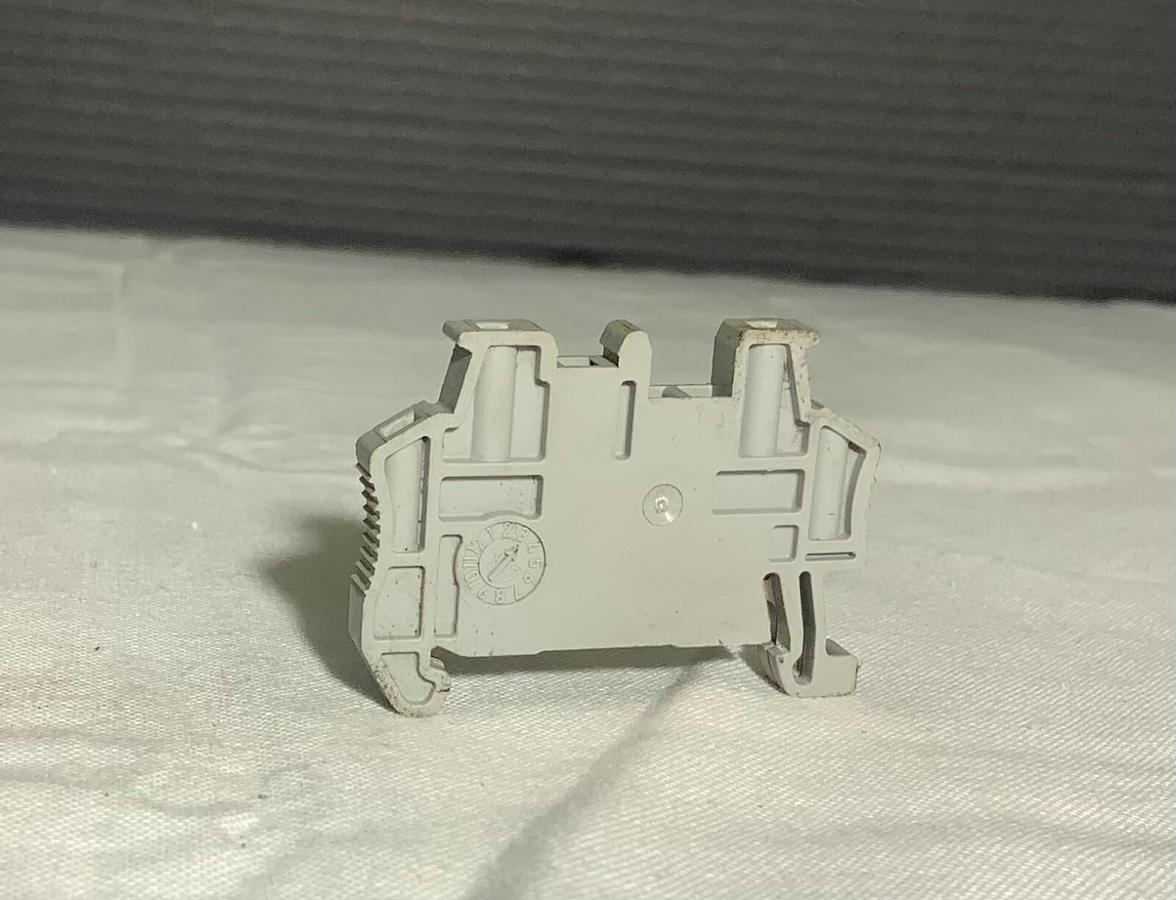 Used PHOENIX CONTACT CLIPFIX 35-5 ($1 OBO)
